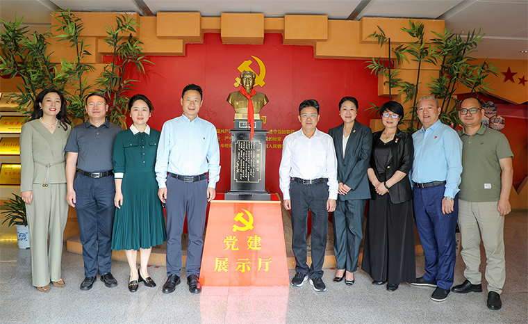 湖南省政协提案委员会主任袁海平一行莅临开云手机站登录入口调研